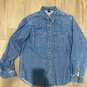 Gap western denim snap buttons. Size Medium